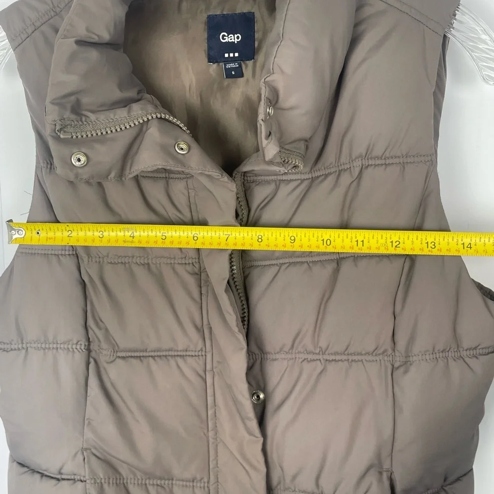 GAP Women's Vest Zip Up Puffer Vest with Pockets Taupe Activewear Size Small